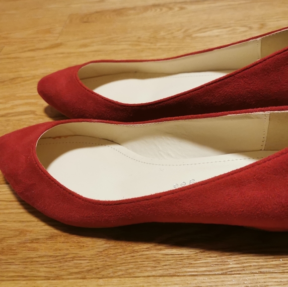 Beautiful Painless flat pumps shoes (Size 6.5) - Picture 7 of 8